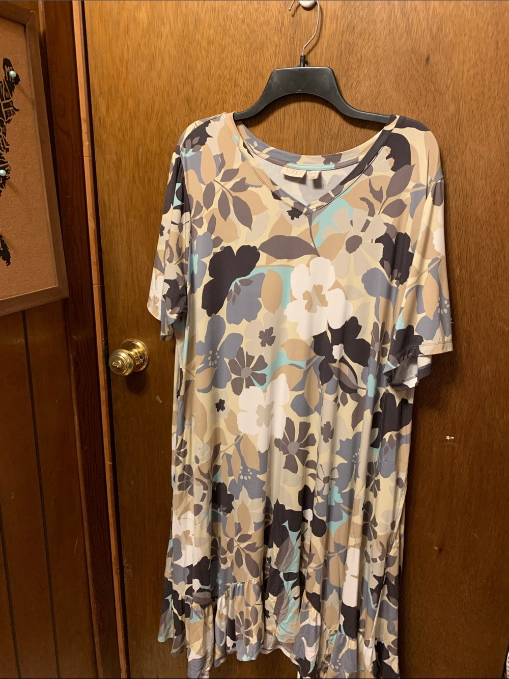 LOGO by Lori Goldstein Floral V-Neck Midi Dress in Beige, Blue and Gray